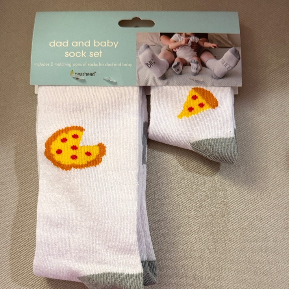 Pearhead Pizza Print Sock Set - White and Gray